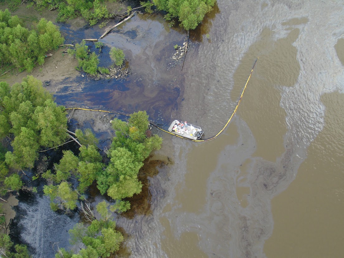 Aerial photo of Mississippi River near New Orleans, Louisiana, with oiling from Barge DM932 Oil Spill.