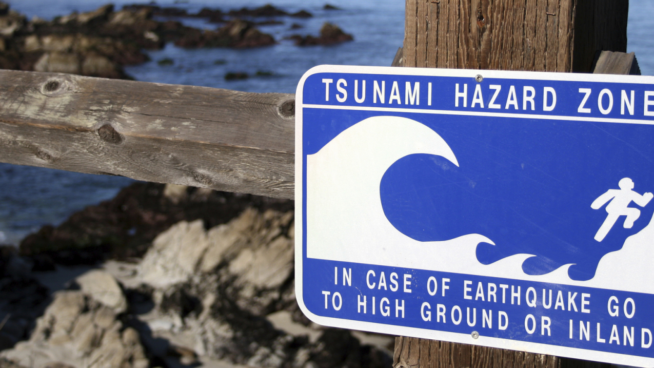 Tsunamai Hazard Zone - Stock image - Tsunami, Danger, Sign, California, Beach