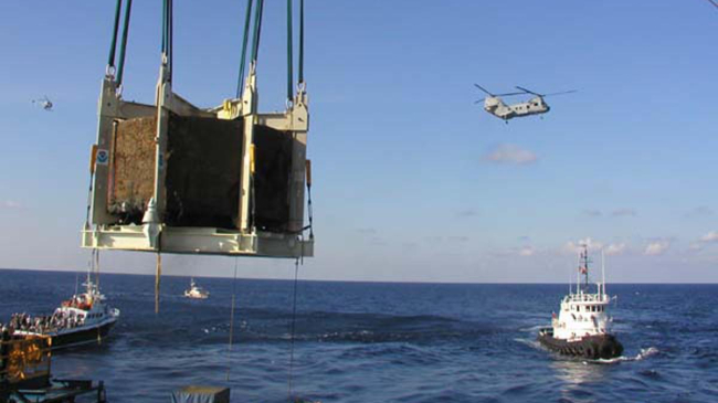 NOAA and the U.S. Navy raised the Monitor's gun turret on August 5, 2002. 