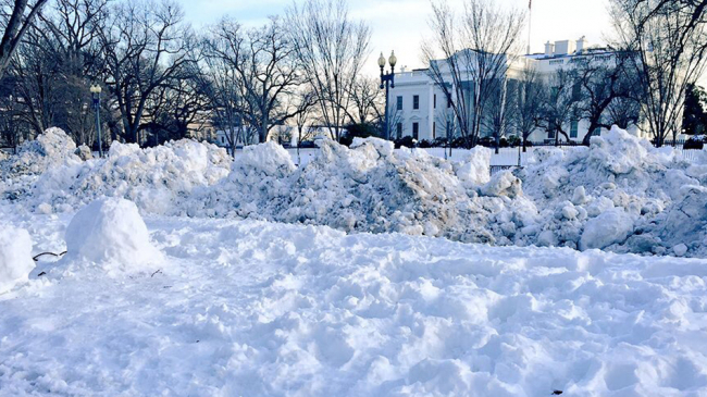 Snow piles in front of the White House in the District of Columbia following the January 2016 blizzard.